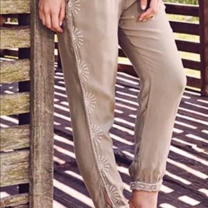 Johnny Was CIRCO Joggers Pants Taupe Embroidered L